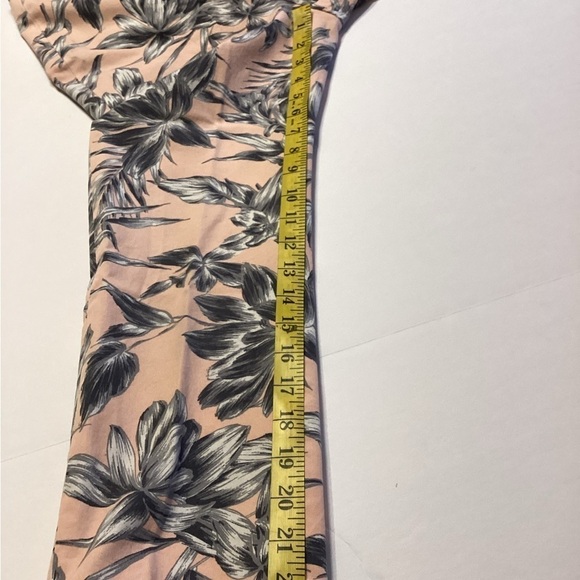 Leith Pink Floral Pattern pants Size Small - Picture 5 of 11